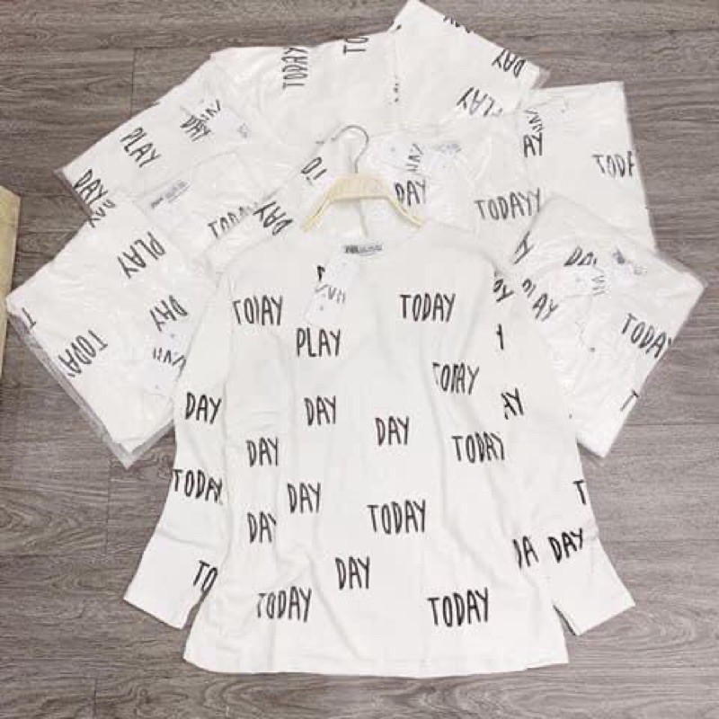 Áo trắng len giấy chữ đen