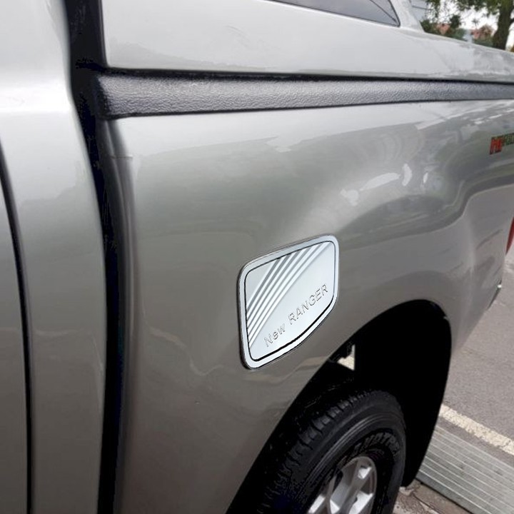 Ốp nắp bình xăng xe ô tô Ford Ranger 2012-2016 Mia Shop