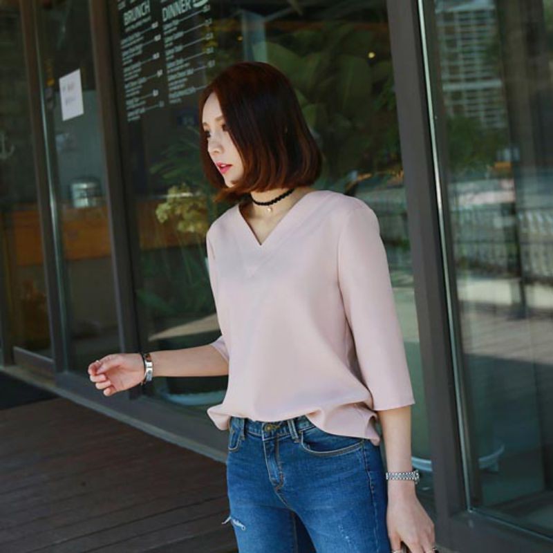 Áo nữ chất liệu chiffon tay lỡ cổ V màu trơn thời trang