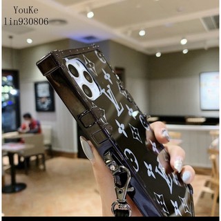 Ốp vuông L V kèm dây đeo IPhone 6/7/8:6p/7p/8p/X/Xsmax/11/11promax/12/12pro/12promax/13/13pro/13promax