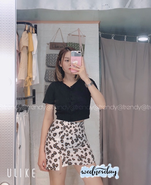 Chân váy ngắn hoạt tiết hoa cúc xẻ đùi hot trend ( ảnh thật) | BigBuy360 - bigbuy360.vn