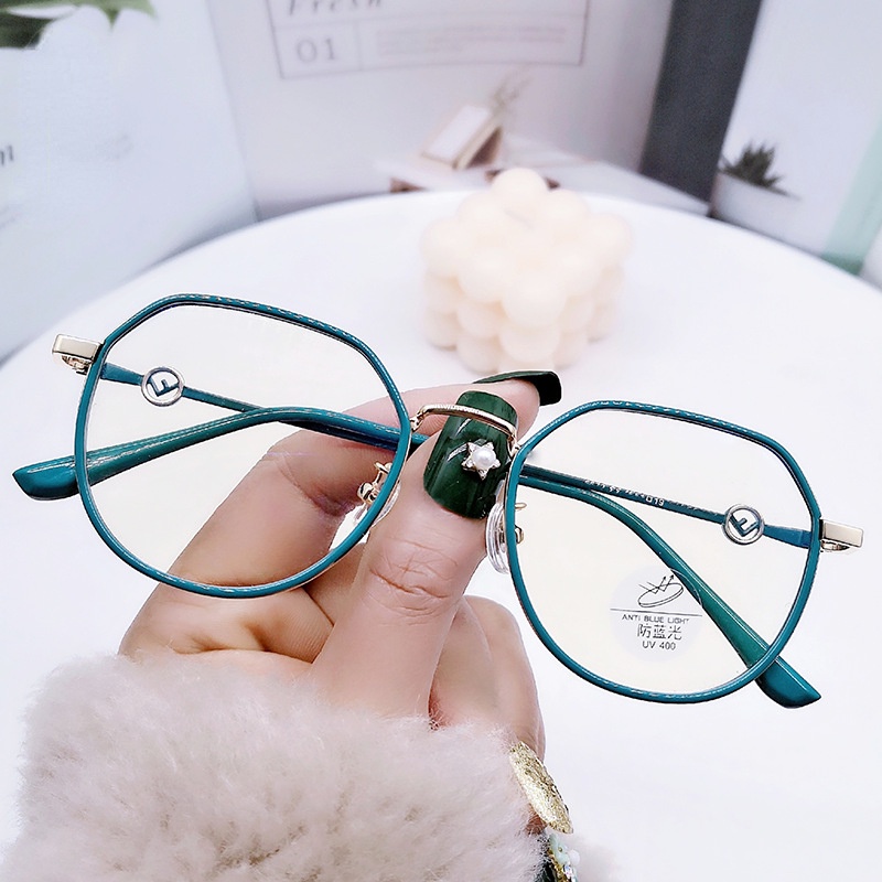 Mắt Kính Chống Bức Xạ Ánh Sáng Xanh Có Thể Thay Thế Cho Nam Và Nữ