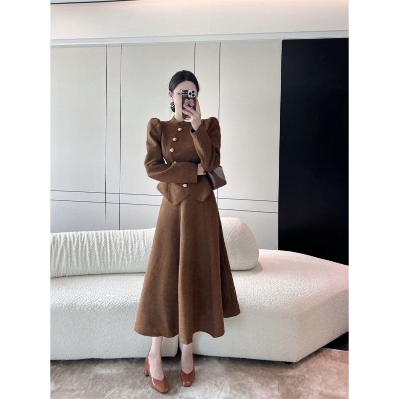 Yujie autumn temperament female retro bubble sleeve small gold button vertical collar coat + high waist irregular skirt suit
