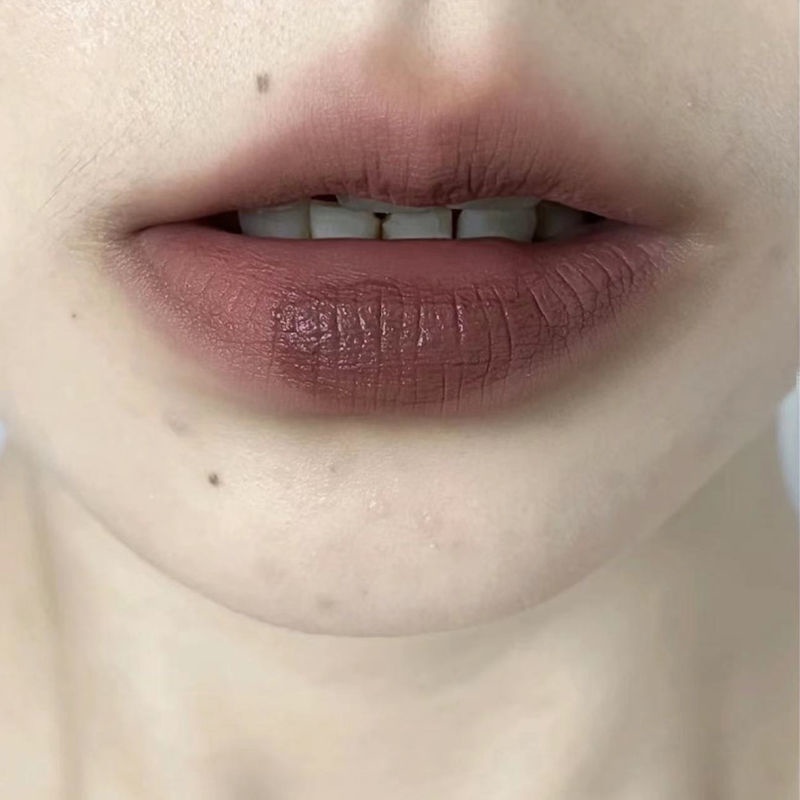 Bộ 3 Son Môi HELLOSTYLE Màu Đen Lâu Trôi Thiết Kế Vỏ Hình Thỏ Dễ Thương