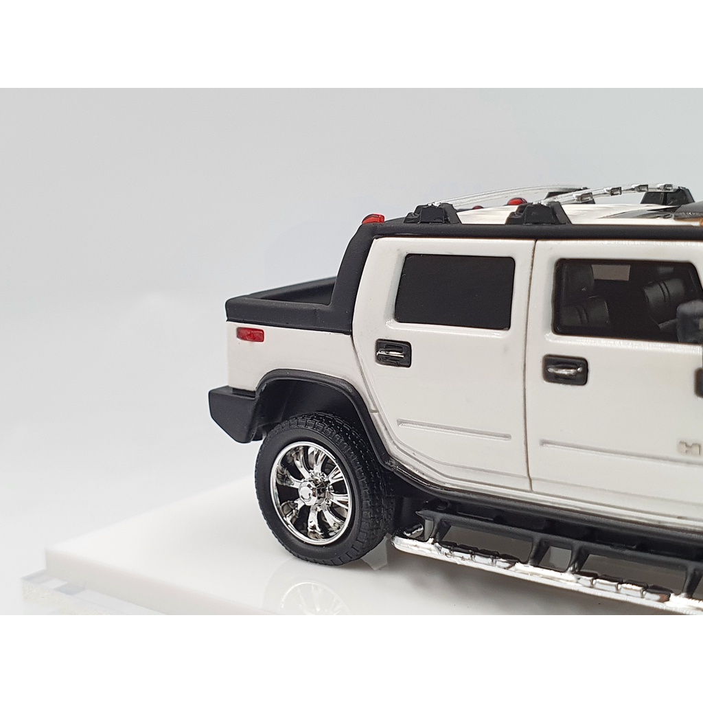 Xe Mô Hình Hummer H2 2008 Tỉ lệ 1:64 Hãng sx Motor Helix ( Trắng )