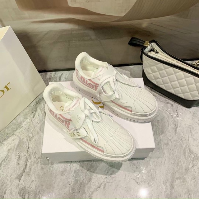 GIÀY CHRISTAN DIO TRẮNG HỒNG ID SNEAKER LAI AU