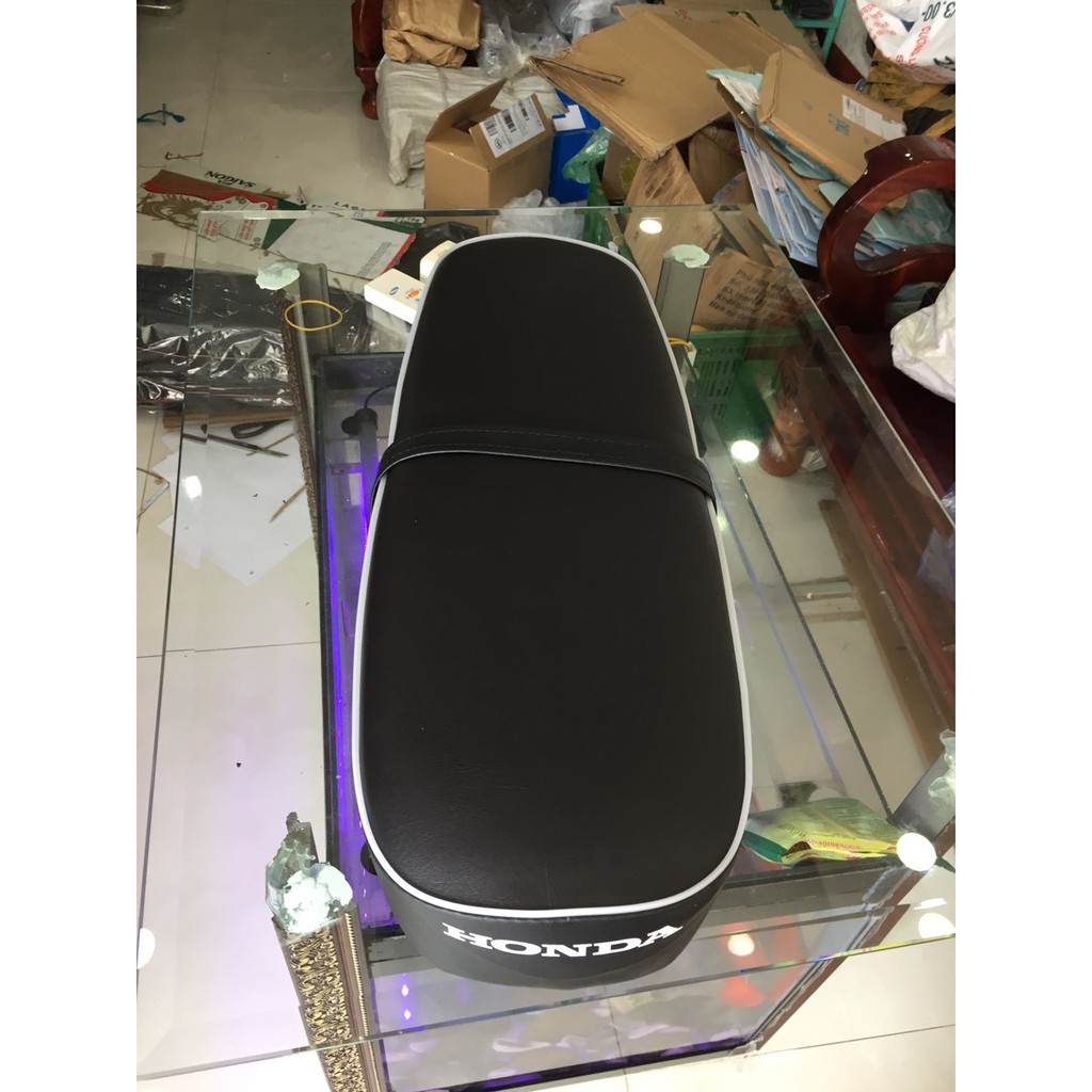 Yên cho xe honda 67- da trơn- chỉ trắng -mã 05