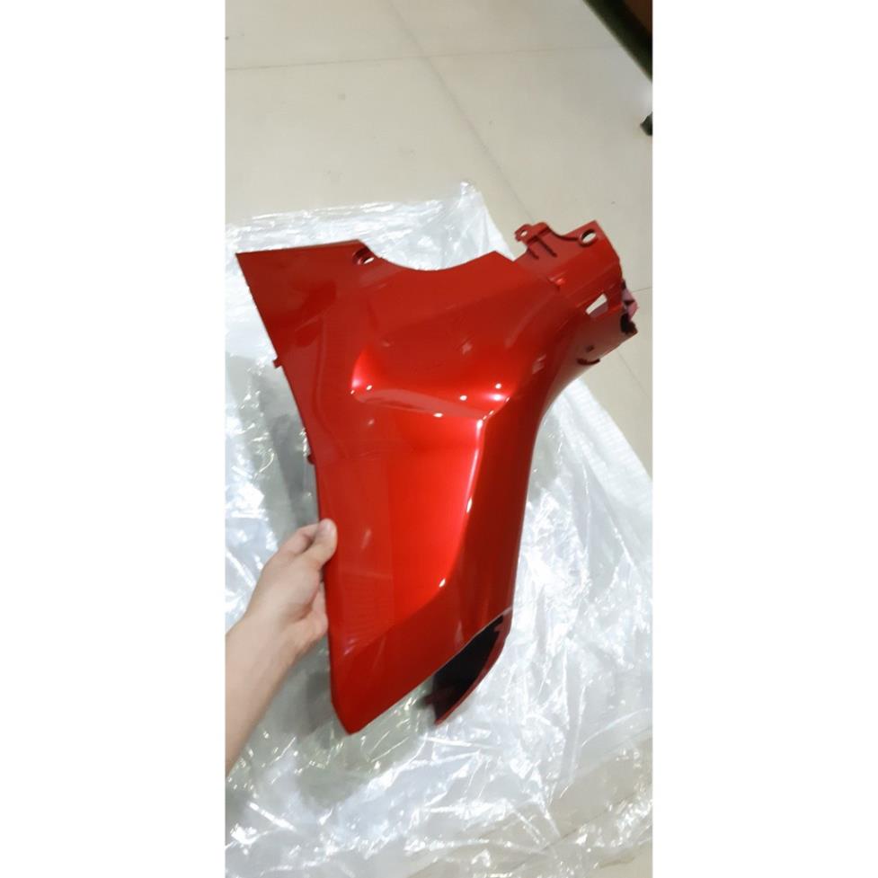 Ốp bịt yếm (ốp trung tâm) Sirius FI Đỏ Nhũ