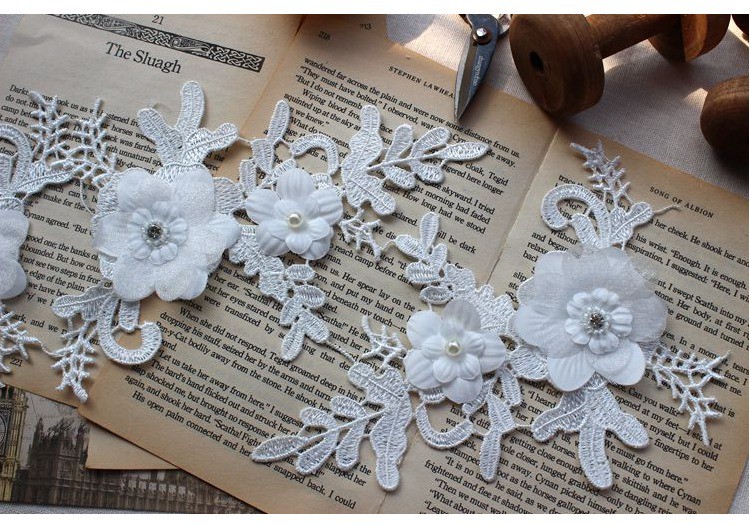 Miếng ren hoa 3d xinh xắn dùng để trang trí áo cưới