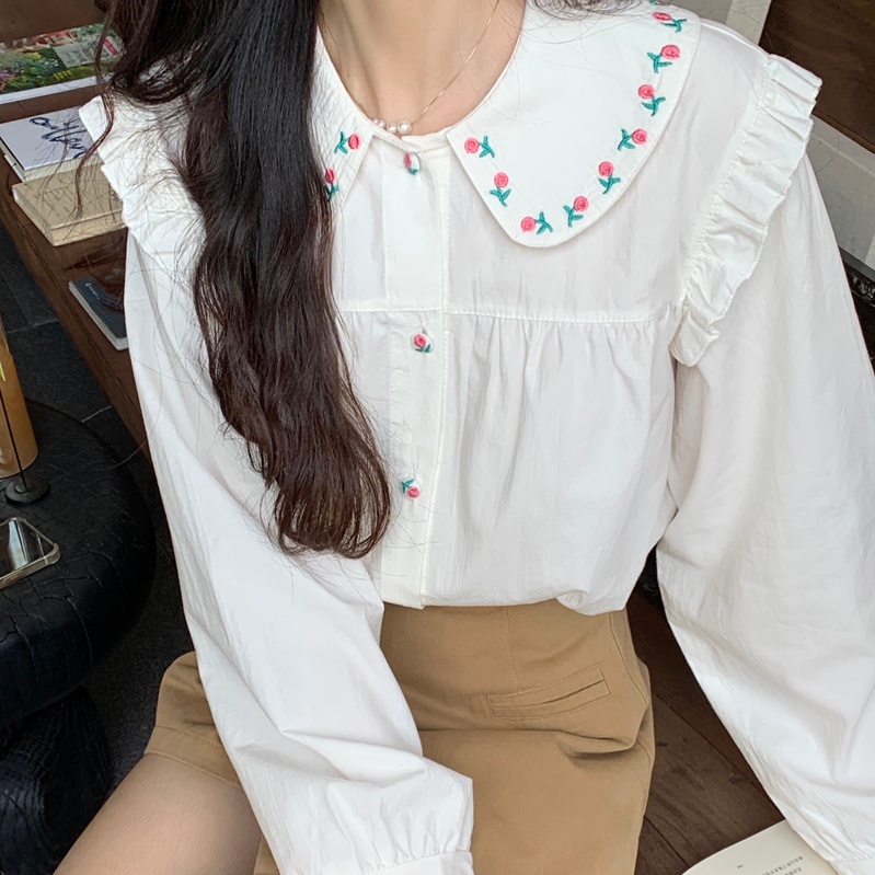 Áo sơ mi SUXI màu trắng tay dài dáng rộng cổ búp bê thêu hoạ tiết đơn giản xinh xắn
