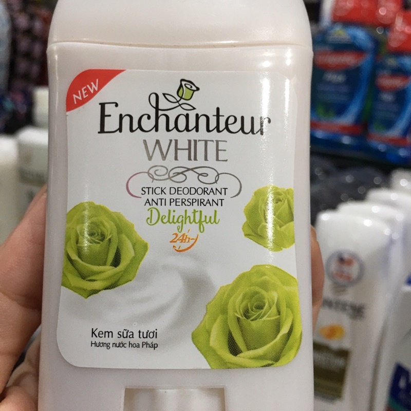 SÁP KHỬ MÙI TRẮNG DA ENCHANTEUR DELIGHTFUL 40G