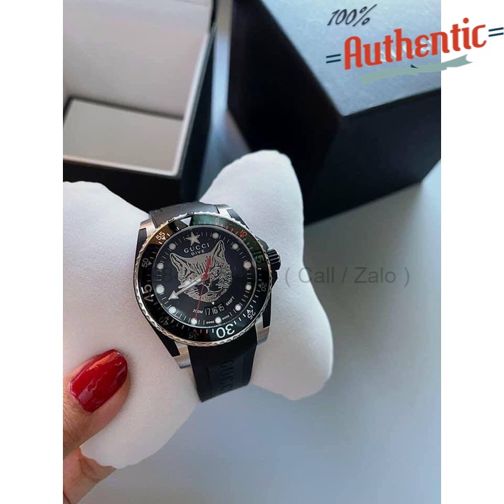 Đồng Hồ Nam Gucci Dive Quartz Black Dial Black Rubber YA136320