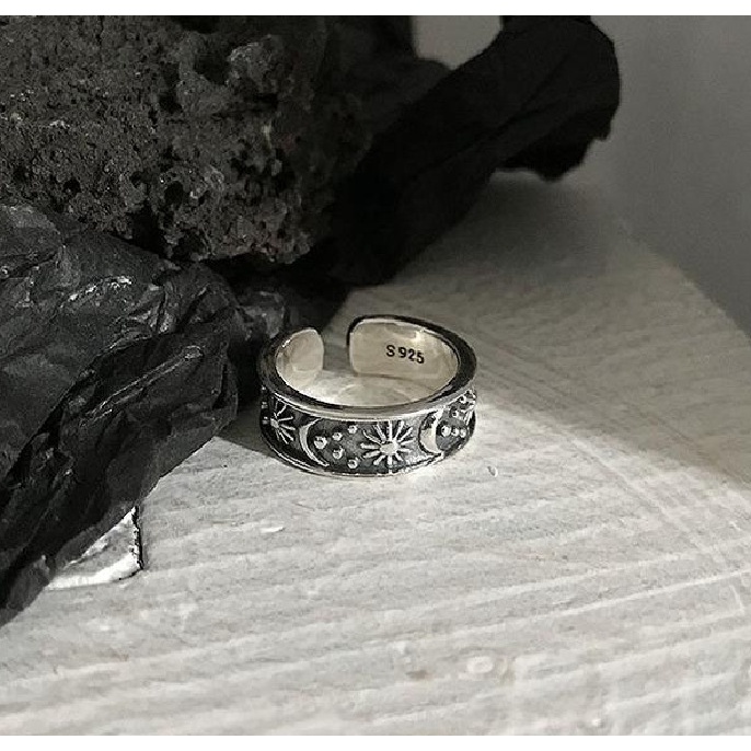 Nhẫn nam nữ tròn Unisex màu đen Thời trang Kuu Studio chất liệu Titan đẹp đơn giản - Nhẫn Sun &amp; Moon