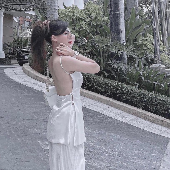 Áo 2 dây hở lưng đính ngọc