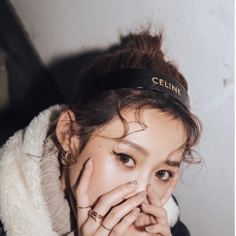 No BOX - Băng Đô Đồng Thau Màu Tối In Hình Rùa Acetate Và Vàng