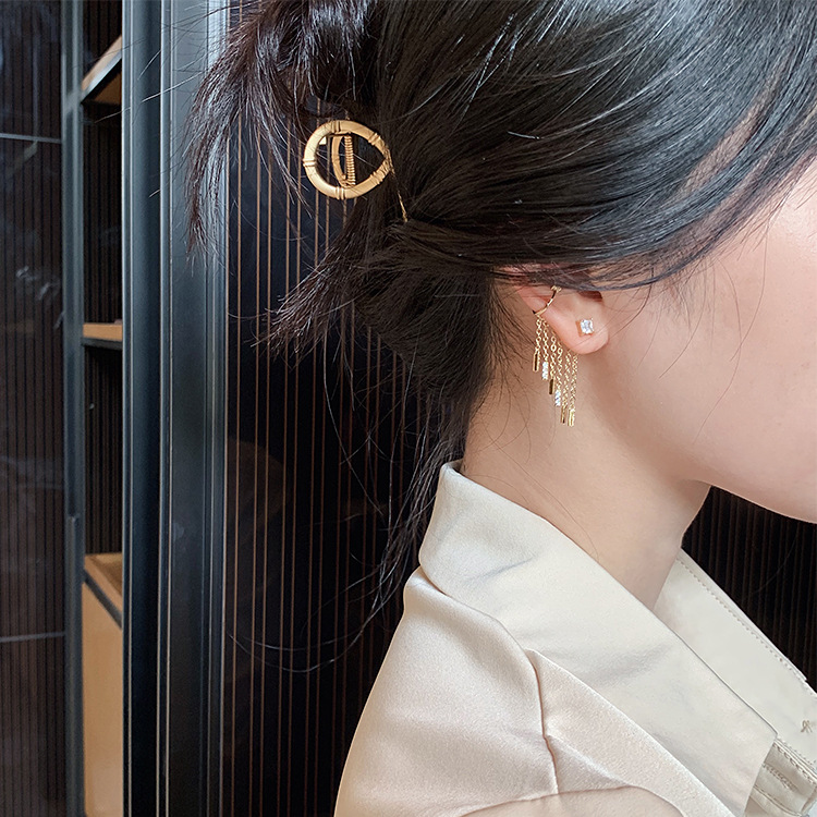 Bông tai dáng dài kiểu dáng độc đáo dành cho nữ