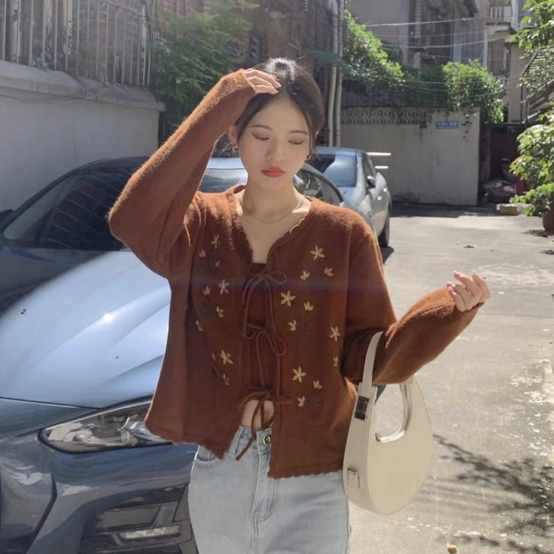 Set 2 Áo len Vintage Cadigan + hai dây hoa nhí