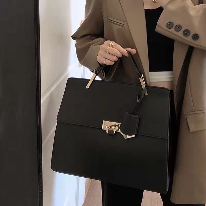 Túi xách tay đeo chéo đeo vai da cỡ lớn đi học đi làm khoá vàng sang trọng 2022