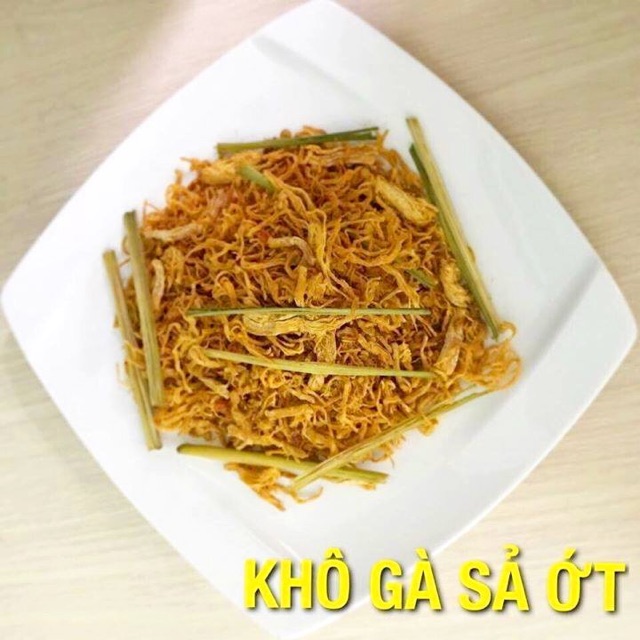 KHÔ GÀ SẢ ỚT hoặc KHÔ GÀ CAY LÁ CHANH 50G ( cay vừa ) thương hiệu Ánh Sao