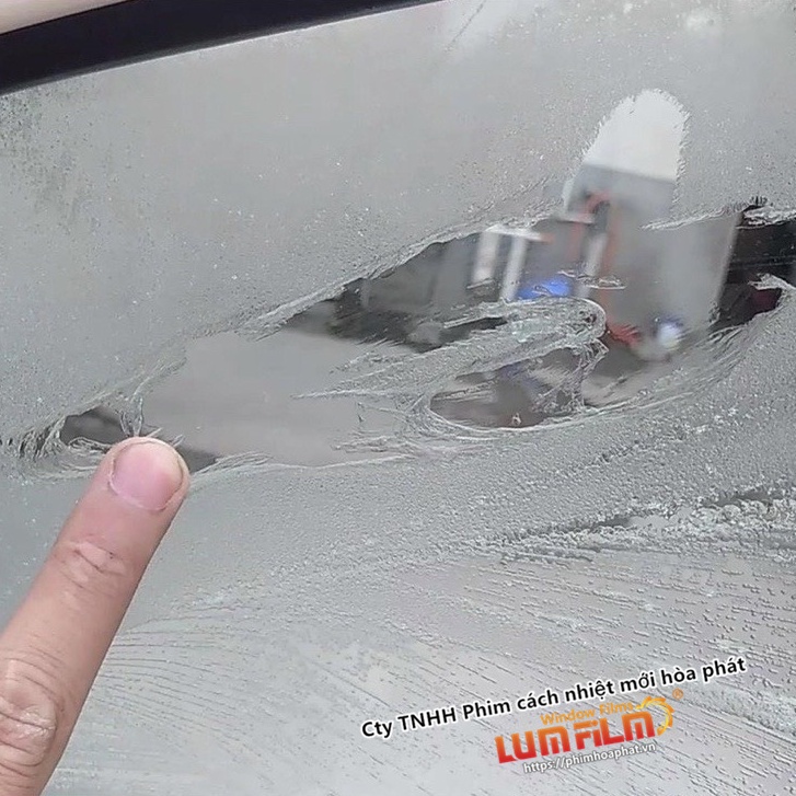 Dung dịch tẩy keo dán Film cách nhiệt cũ cho xe ô tô - dung tích 500ml - tặng kèm gạt nhựa