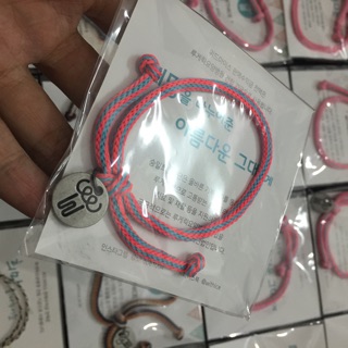 WITHICE | Vòng tay và huy hiệu
