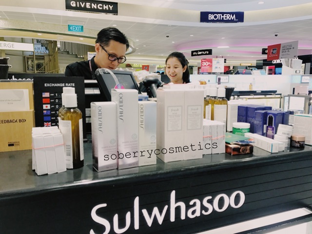 Nước cân bằng hoa cúc Kiehls Calendula Herbal Extract Alcohol-free Toner 250ml/500ml | BigBuy360 - bigbuy360.vn