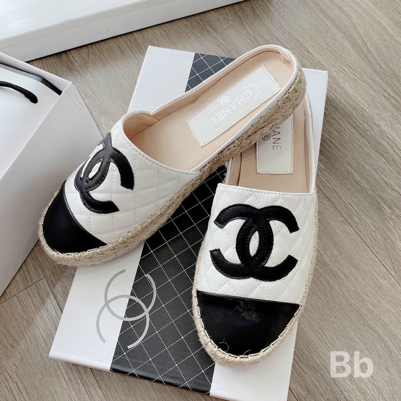 Sục da đế viền cói