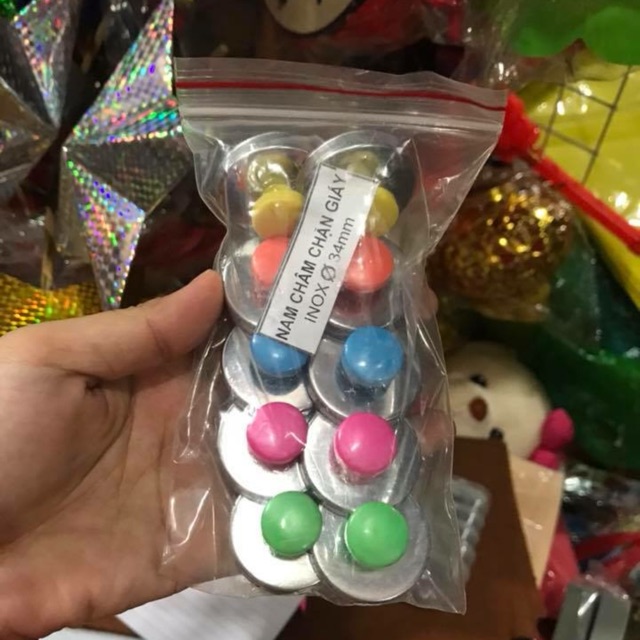 Nam châm chặn giấy to