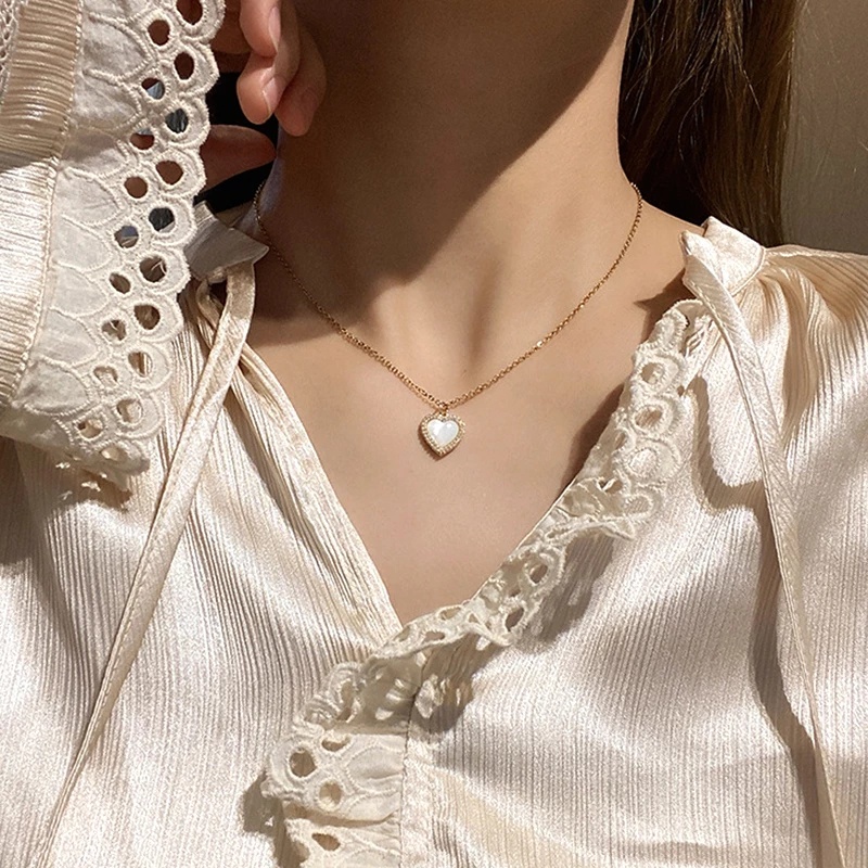 Vòng Cổ Choker Mặt Hình Trái Tim Đơn Giản Cổ Điển Thời Trang Cho Nữ