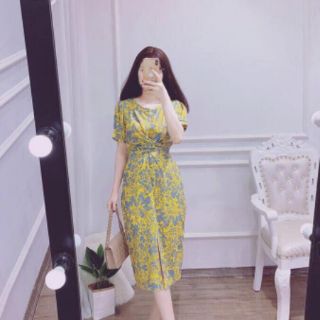 Váy lụa xoắn eo