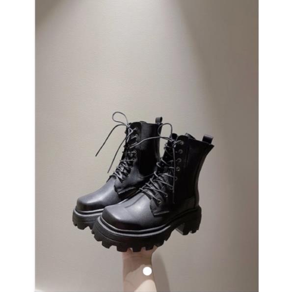 Boots nữ - giày bốt nữ ullzzang cao cổ buộc dây tăng chiều cao 4cm-7cm đế bằng cao gót trắng-đen JHG