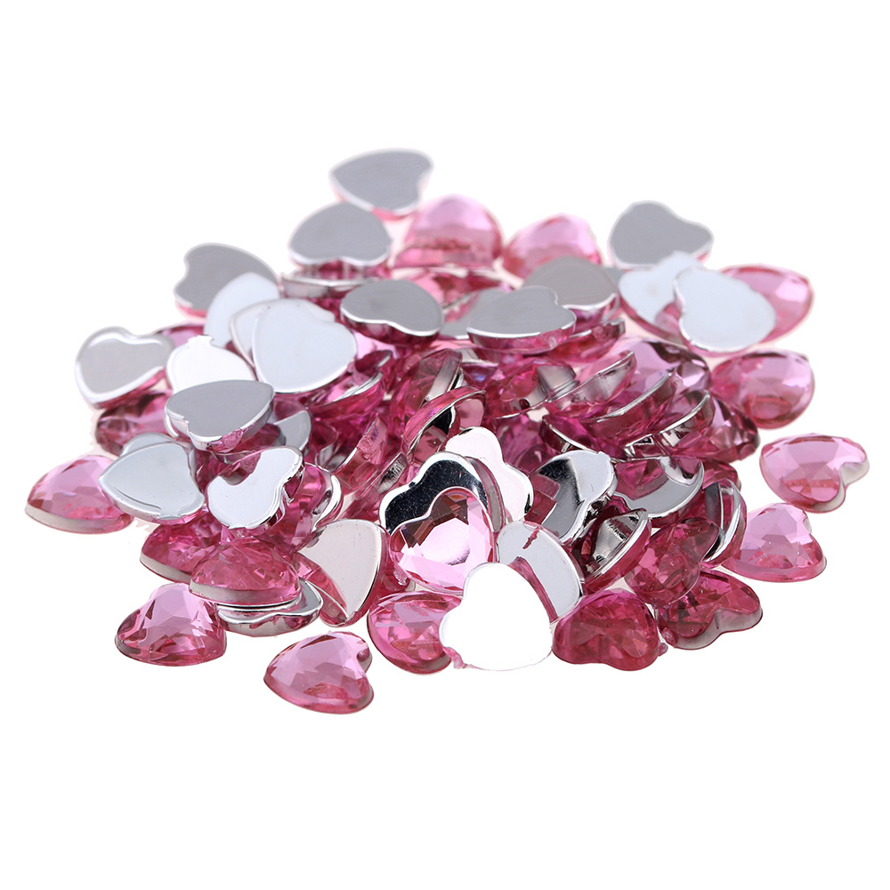 Phụ kiện trang trí họa tiết trái tim bắt mắt sành điệu