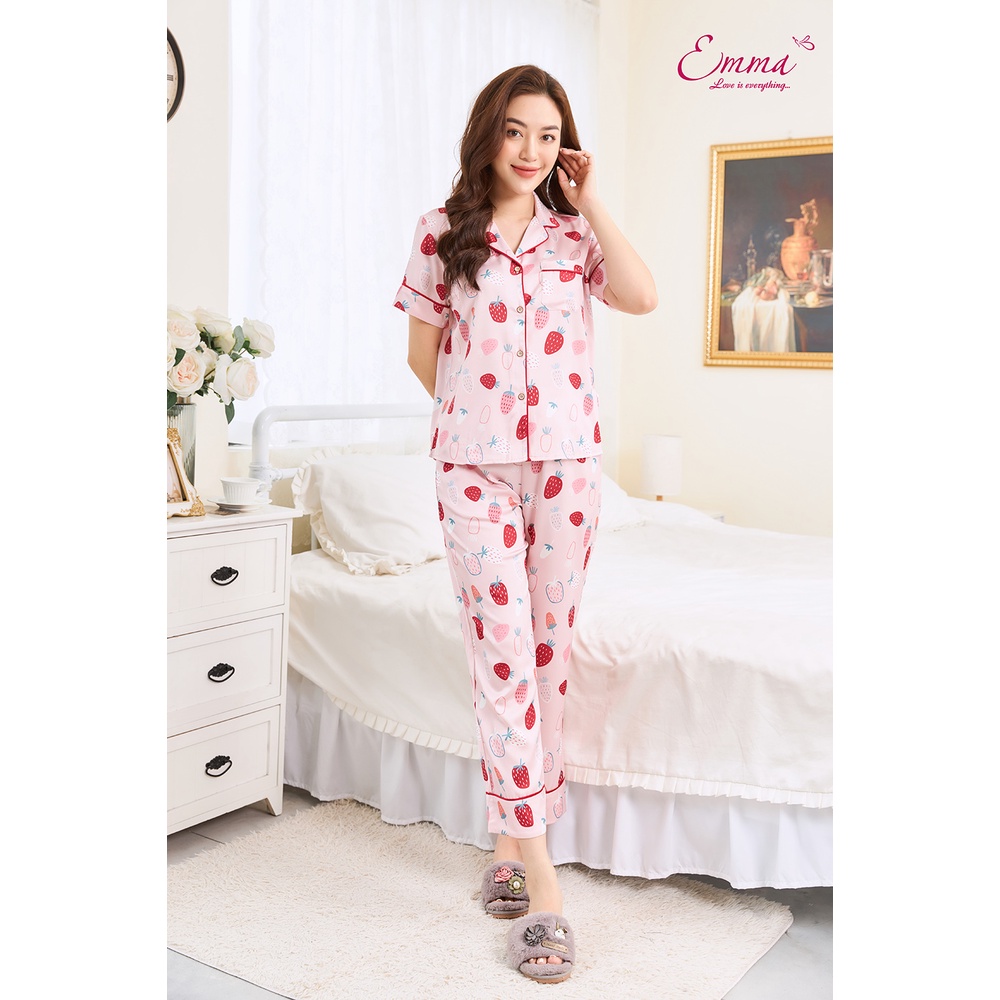 Bộ Mặc Nhà Pyjama Lụa Họa Tiết Dâu Tây Emma ETLU.21.013.09