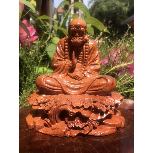 Tượng đạt ma ngồi thiền đế tùng