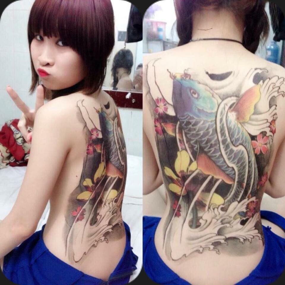 Hình xăm dán kín lưng cá chép màu xanh 34x48cm- tặng bắp tay tattoo 12x19cm