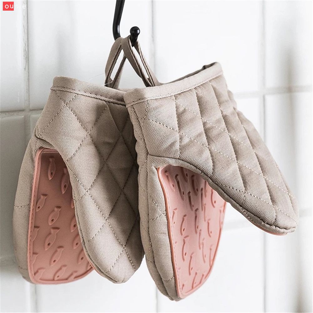 【Available】❤ 1PC Silicone Anti-scalding Oven Gloves Mitts Potholder Kitchen Silicone Gloves Tray Dish Bowl Holder Baking Hand Clip ❤【Fast】