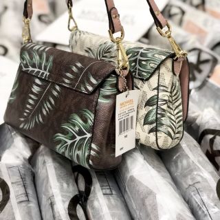 MICHAEL KORS DẠNG NẮP LÁ