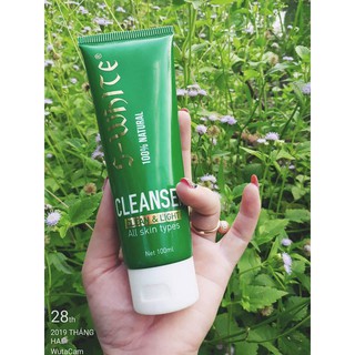 Sữa rửa mặt nha đam swhite