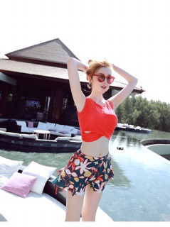 Bộ bơi nữ ba chi tiết