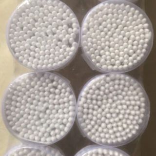 1 hộp tăm bông người lớn