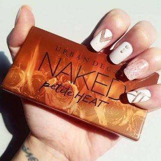 Phấn mắt n.a.k.e.d sale 50% 4 6 0 k