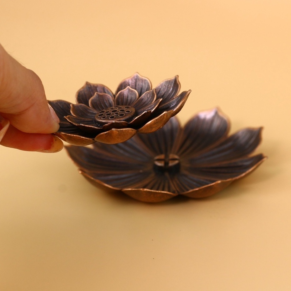 Lư xông trầm hương - Lư đốt trầm hình cánh hoa sen - Trong Nhà