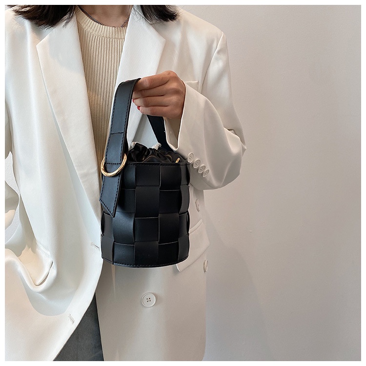 Túi đeo vai tích hợp túi xách đan lát thiết kế đơn giản độc đáo thời trang 2021 cho nữ