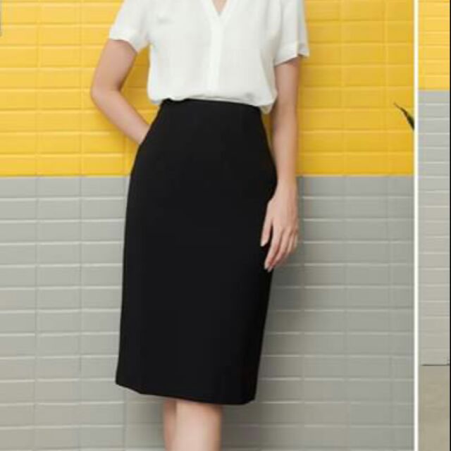 [ Mã WASTRUN4 giảm 10% tối đa 30K đơn 99K] M6- Chân váy bút chì suông đen xẻ sau tới gối