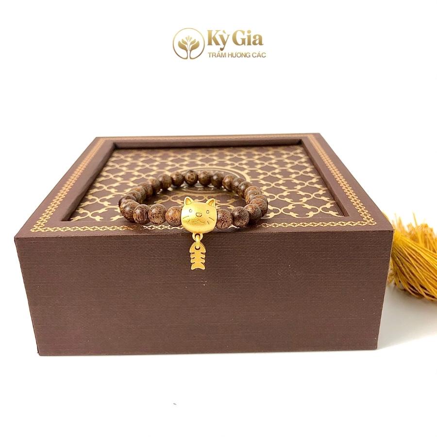 Vòng Tay Trầm Hương Kỳ Gia Phối Charm Mèo Vàng