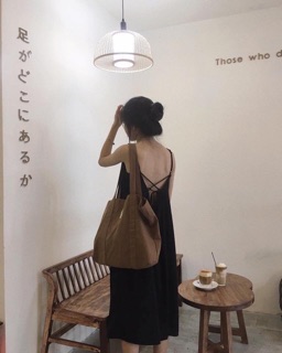 Đầm dây đen form rộng kèm mút