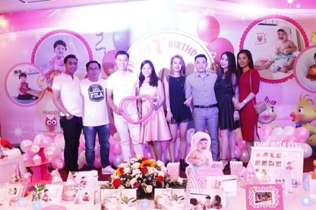 Set phụ kiện sinh nhật, thôi nôi bé gái
