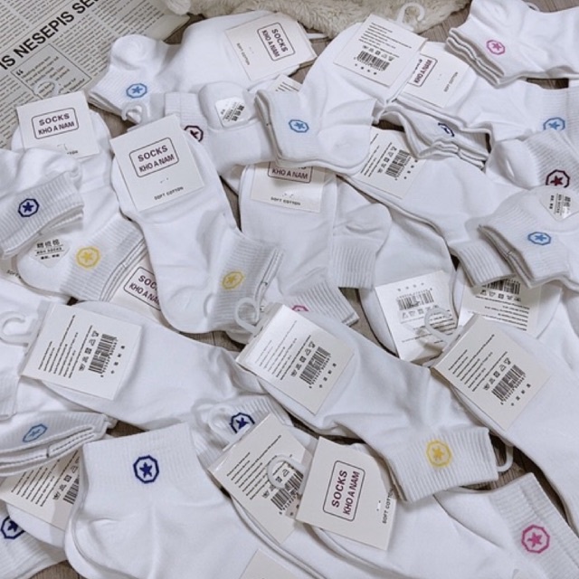 Tất cổ ngắn huy hiệu ngôi sao màu trắng