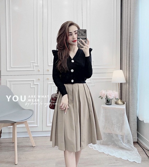 BÁN SỈ ÁO LEN KHOÁC BÈO VAI ĐEN VÀ BE CHO NỮ | BigBuy360 - bigbuy360.vn