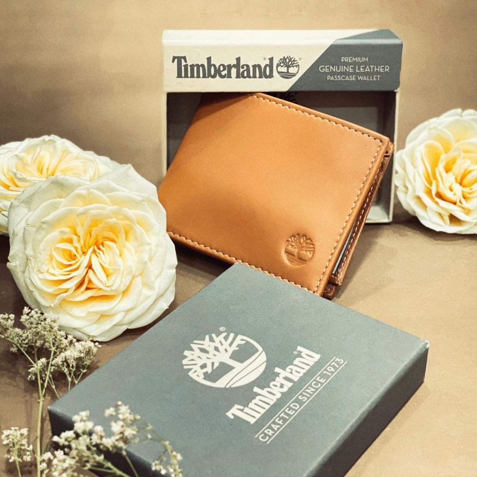 VÍ DA NAM HÀNG HIỆU TIMBERLAND - TAN LEATHER BIFOLD PASSCASE WALLET - D01387/02 NHẬP TRỰC TIẾP TỪ MỸ - MINH GA